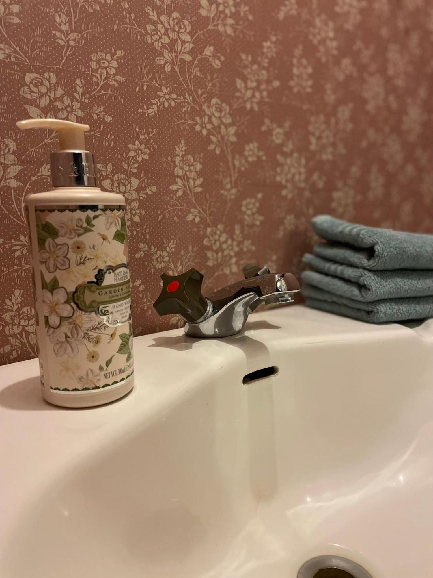 Baersta Bagarstugan Bnb Kolbäck Exteriör bild